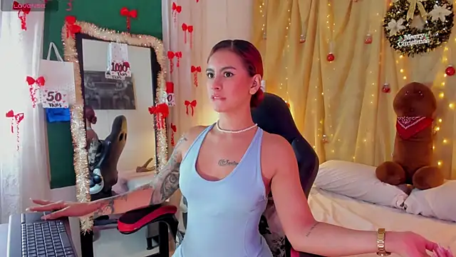 Sophiee Hill online show from 7, 1, 2026