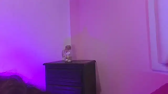 Snapshot of Behla_rouseh chatting on 28, 10, 2025 Behla rouseh online show from 28, 10, 2025