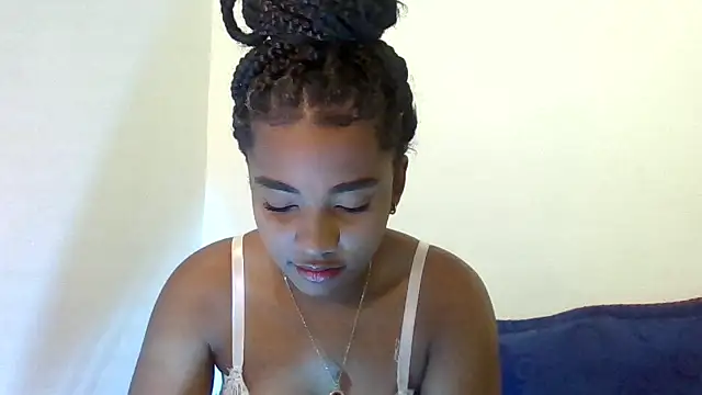 Snapshot of Behla_rouseh chatting on 14, 3, 2025 Behla rouseh online show from 14, 3, 2025