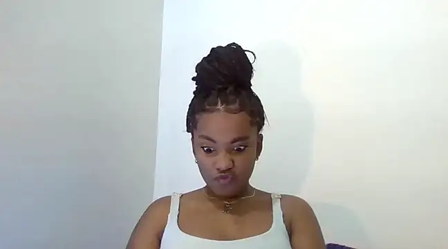 Snapshot of Behla_rouseh chatting on 9, 3, 2025 Behla rouseh online show from 9, 3, 2025