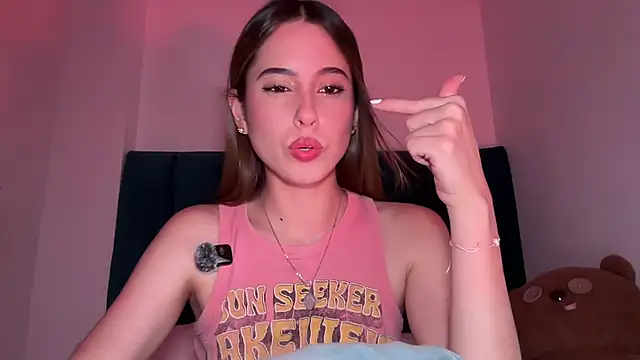 Snapshot of alice_guerin_ chatting on 16, 7, 2026 alice guerin online show from 16, 7, 2026