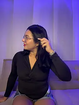 Snapshot of camianddanna chatting on 18, 1, 2026 camianddanna online show from 18, 1, 2026