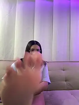 Snapshot of camianddanna chatting on 16, 12, 2025 camianddanna online show from 16, 12, 2025