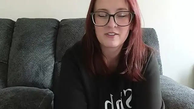 TheBustyHouseWife online show from 4, 12, 2025