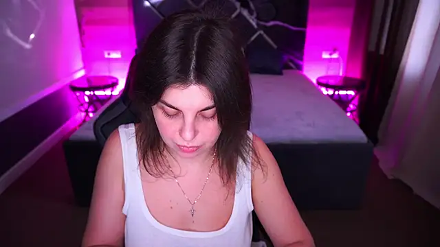 MirandaWong online show from 13, 11, 2025