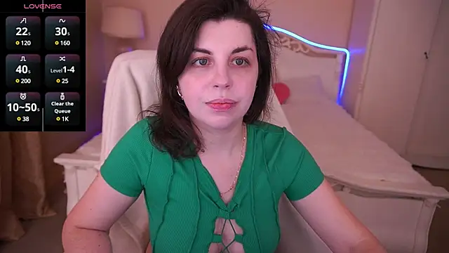 MirandaWong online show from 2, 2, 2025