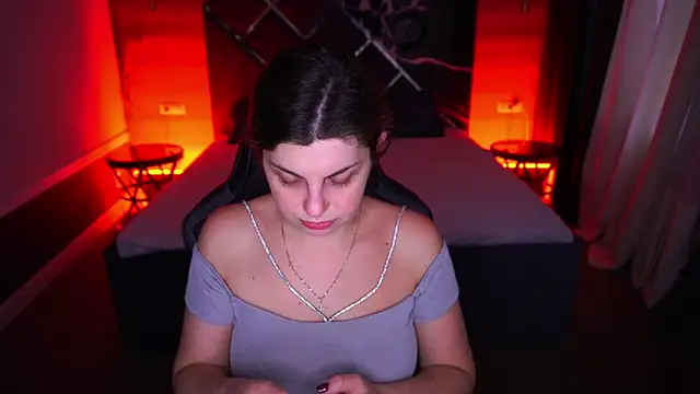 MirandaWong online show from 5, 11, 2025