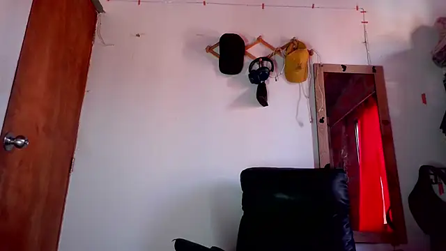 Snapshot of calioppe01 chatting on 26, 5, 2026 calioppe01 online show from 26, 5, 2026