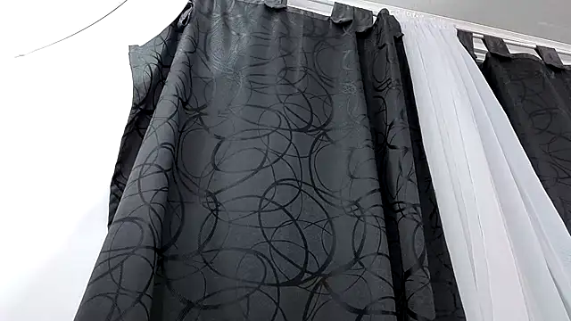 Kitten Hot  online show from 12, 11, 2025