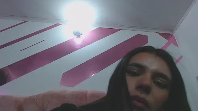 Kitten Hot  online show from 23, 10, 2025