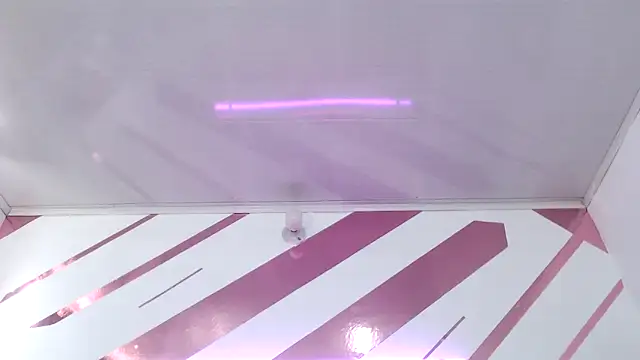 Kitten Hot  online show from 15, 2, 2026