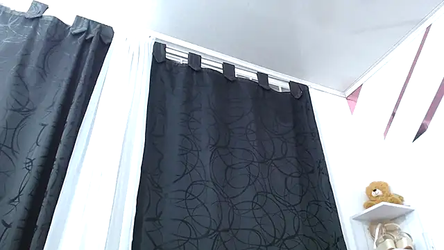 Kitten Hot  online show from 21, 10, 2025