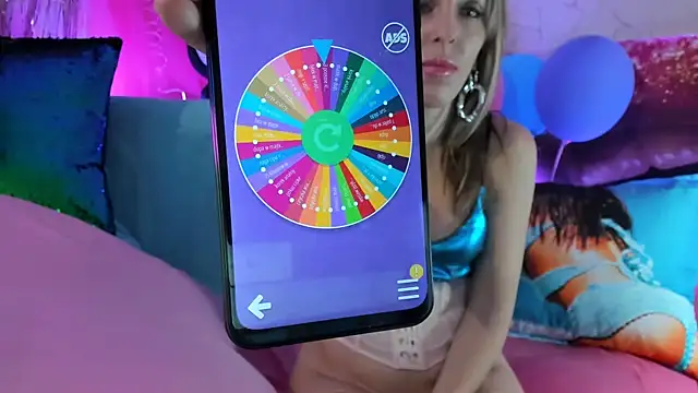 Evie Hill online show from 8, 2, 2026