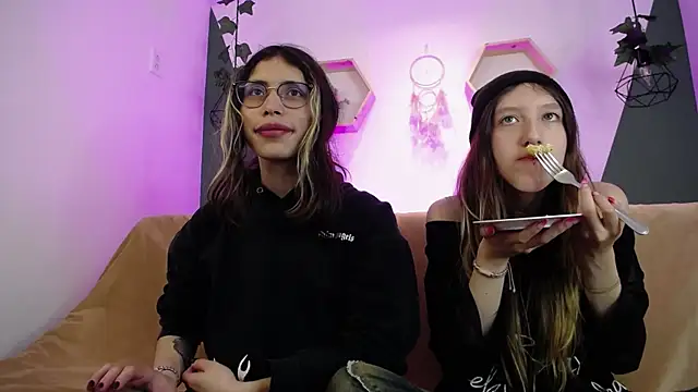 BRIAR AND BLAIR online show from 6, 2, 2025