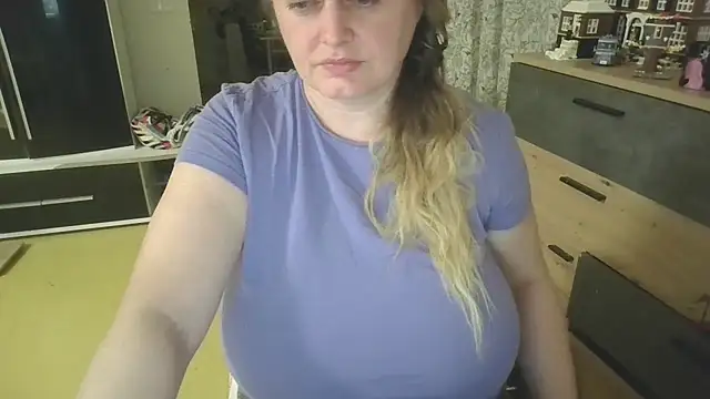 Snapshot of Meliss_Official9 chatting on 7, 5, 2026 Meliss Official9 online show from 7, 5, 2026