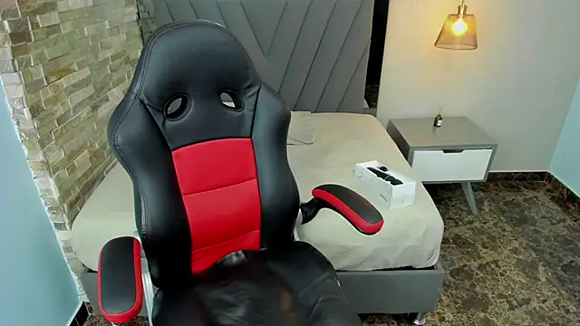 Snapshot of MAGNOLEROY chatting on 17, 10, 2025 MAGNOLEROY online show from 17, 10, 2025