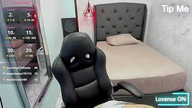 Snapshot of MAGNOLEROY chatting on 20, 11, 2025 MAGNOLEROY online show from 20, 11, 2025