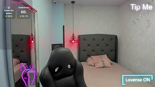 Snapshot of MAGNOLEROY chatting on 8, 10, 2025 MAGNOLEROY online show from 8, 10, 2025