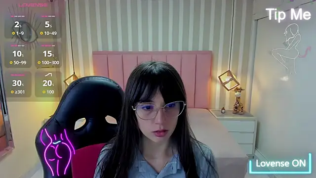 Snapshot of MAGNOLEROY chatting on 1, 12, 2025 MAGNOLEROY online show from 1, 12, 2025