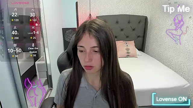 Snapshot of MAGNOLEROY chatting on 9, 10, 2025 MAGNOLEROY online show from 9, 10, 2025