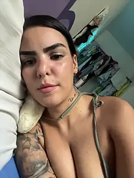 Snapshot of MARYADSUARD chatting on 18, 10, 2025 MARYADSUARD online show from 18, 10, 2025