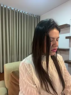 Snapshot of Alice_Biel chatting on 9, 3, 2025 Alice Biel online show from 9, 3, 2025