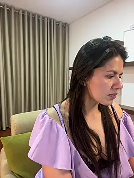 Snapshot of Alice_Biel chatting on 2, 3, 2025 Alice Biel online show from 2, 3, 2025