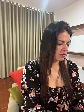 Snapshot of Alice_Biel chatting on 28, 2, 2025 Alice Biel online show from 28, 2, 2025