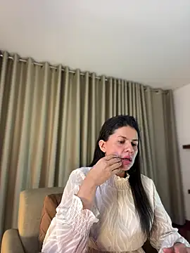Snapshot of Alice_Biel chatting on 21, 6, 2026 Alice Biel online show from 21, 6, 2026