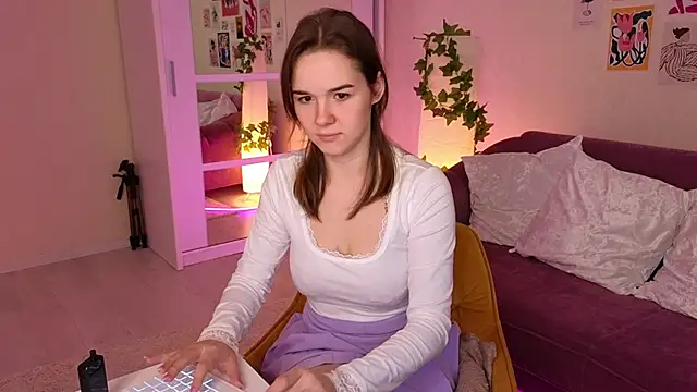 LindaRobertz online show from 7, 3, 2025