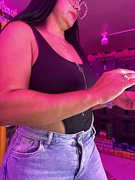 Hot beauty   online show from 19, 4, 2026