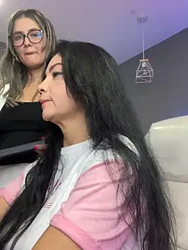 Snapshot of Hot_beauty__ chatting on 13, 10, 2025 Hot beauty online show from 13, 10, 2025