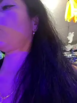 Snapshot of Hot_beauty__ chatting on 18, 10, 2025 Hot beauty online show from 18, 10, 2025