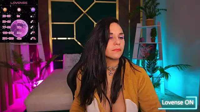 VelvetSkyy online show from 6, 10, 2025