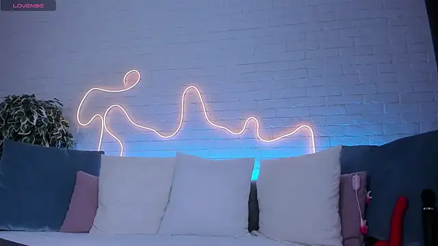 rossy babe  online show from 3, 3, 2025