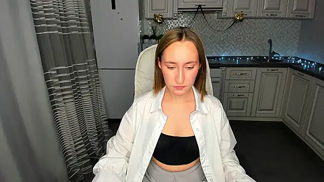 Snapshot of MelodyOfLovee chatting on 25, 12, 2024 MelodyOfLovee online show from 25, 12, 2024