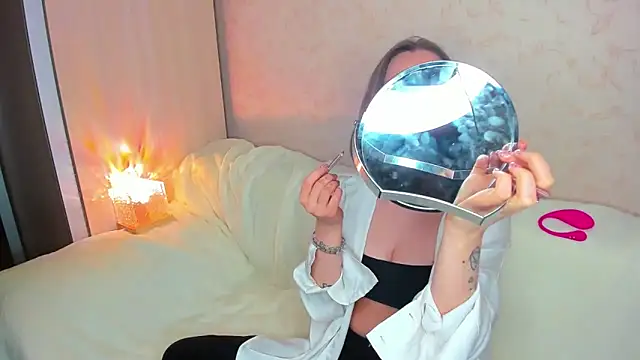 MelodyOfLovee online show from 17, 12, 2025