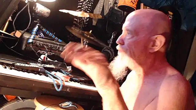 DREAMZ420 online show from 13, 10, 2025