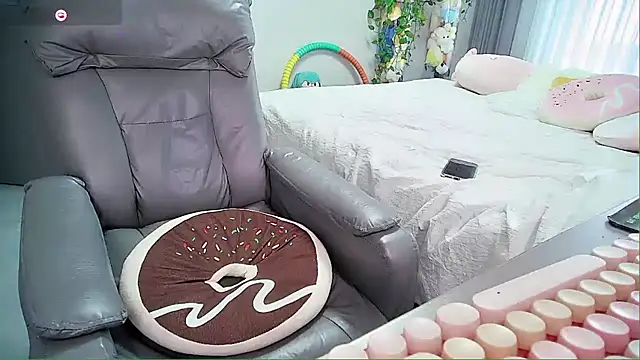 Xiaoyu-G online show from 16, 10, 2025