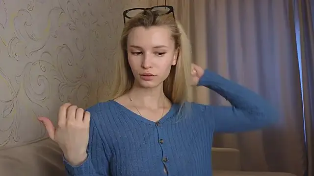 Snapshot of elsa_limerence chatting on 4, 3, 2026 elsa limerence online show from 4, 3, 2026