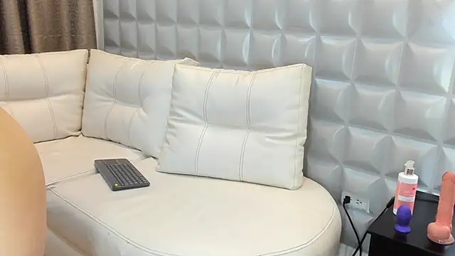 valentinasu1 online show from 26, 2, 2025