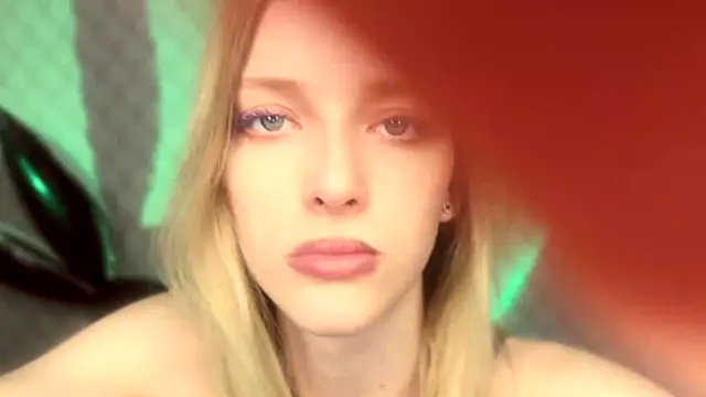 Evvie Summn1 online show from 21, 12, 2025