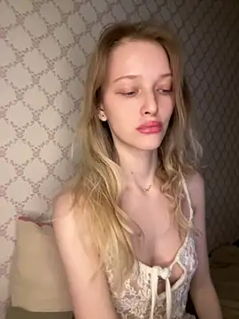 Snapshot of Evvie_Summn1 chatting on 2, 4, 2026 Evvie Summn1 online show from 2, 4, 2026
