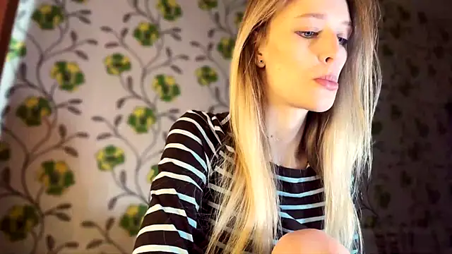 Evvie Summn1 online show from 3, 3, 2026