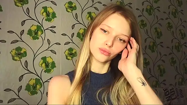 Snapshot of Evvie_Summn1 chatting on 8, 5, 2026 Evvie Summn1 online show from 8, 5, 2026
