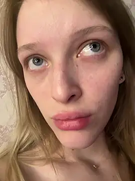 Snapshot of Evvie_Summn1 chatting on 20, 4, 2026 Evvie Summn1 online show from 20, 4, 2026