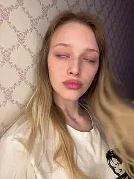 Snapshot of Evvie_Summn1 chatting on 28, 4, 2026 Evvie Summn1 online show from 28, 4, 2026
