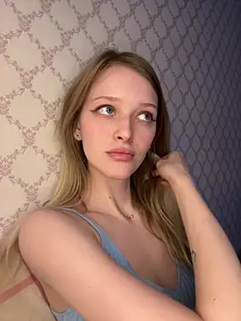 Snapshot of Evvie_Summn1 chatting on 25, 4, 2026 Evvie Summn1 online show from 25, 4, 2026