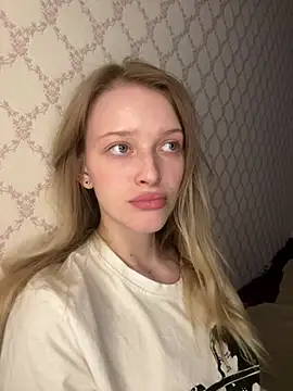 Snapshot of Evvie_Summn1 chatting on 23, 4, 2026 Evvie Summn1 online show from 23, 4, 2026