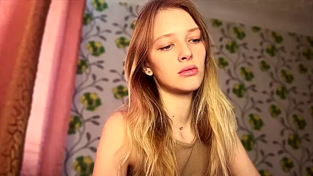 Snapshot of Evvie_Summn1 chatting on 24, 3, 2026 Evvie Summn1 online show from 24, 3, 2026
